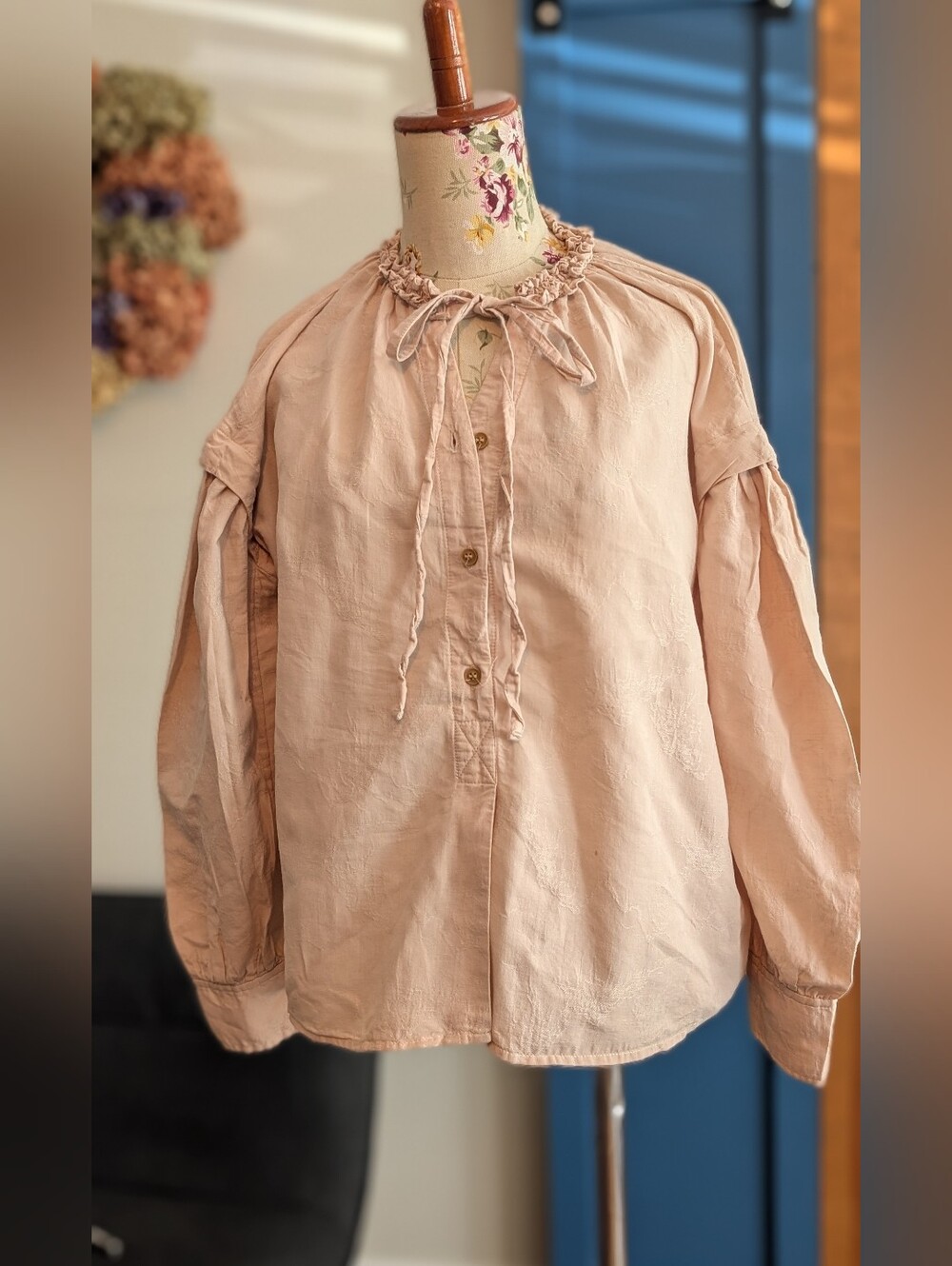 Le Bemio Attalier Peasant Cream ruffled Linen Blouse with Tie Neck